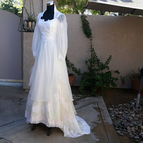 a lifetime of loveliness Dresses & Skirts - 🍂Vintage wedding dress